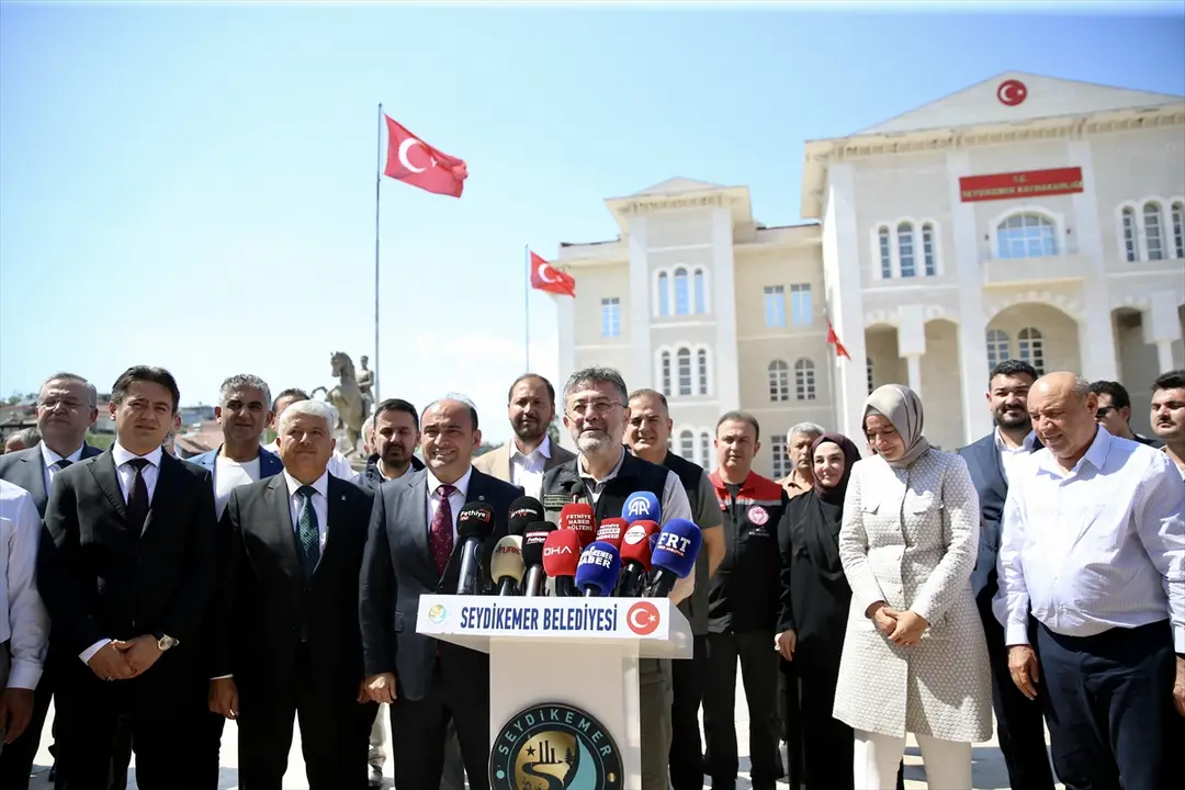 Bakan Yumaklı, Seydikemer Belediyesi ziyaretinde konuştu: