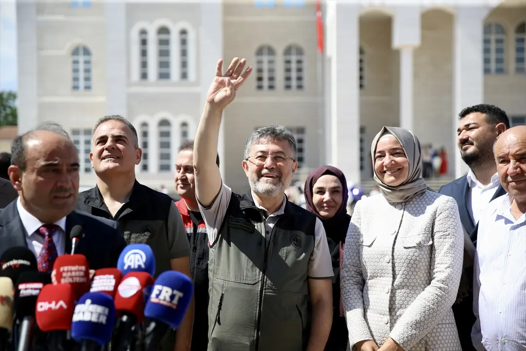 Bakan Yumaklı, Seydikemer Belediyesi ziyaretinde konuştu: