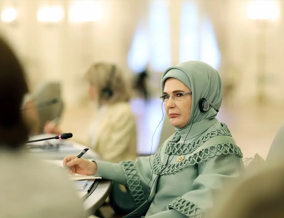 NATO ANKARA ZİRVESİ - Emine Erdoğan, NATO marjında lider eşleriyle Çankaya Köşkü'nde bir araya geldi: