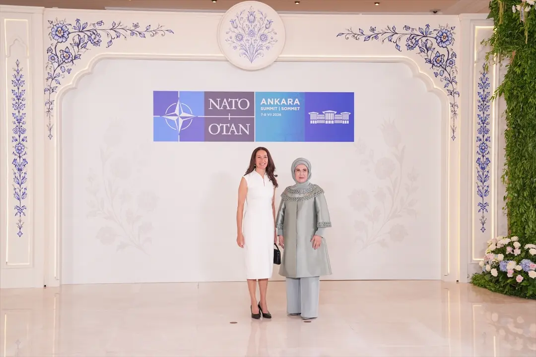 NATO ANKARA ZİRVESİ - Emine Erdoğan, NATO marjında lider eşleriyle Çankaya Köşkü'nde bir araya geldi:
