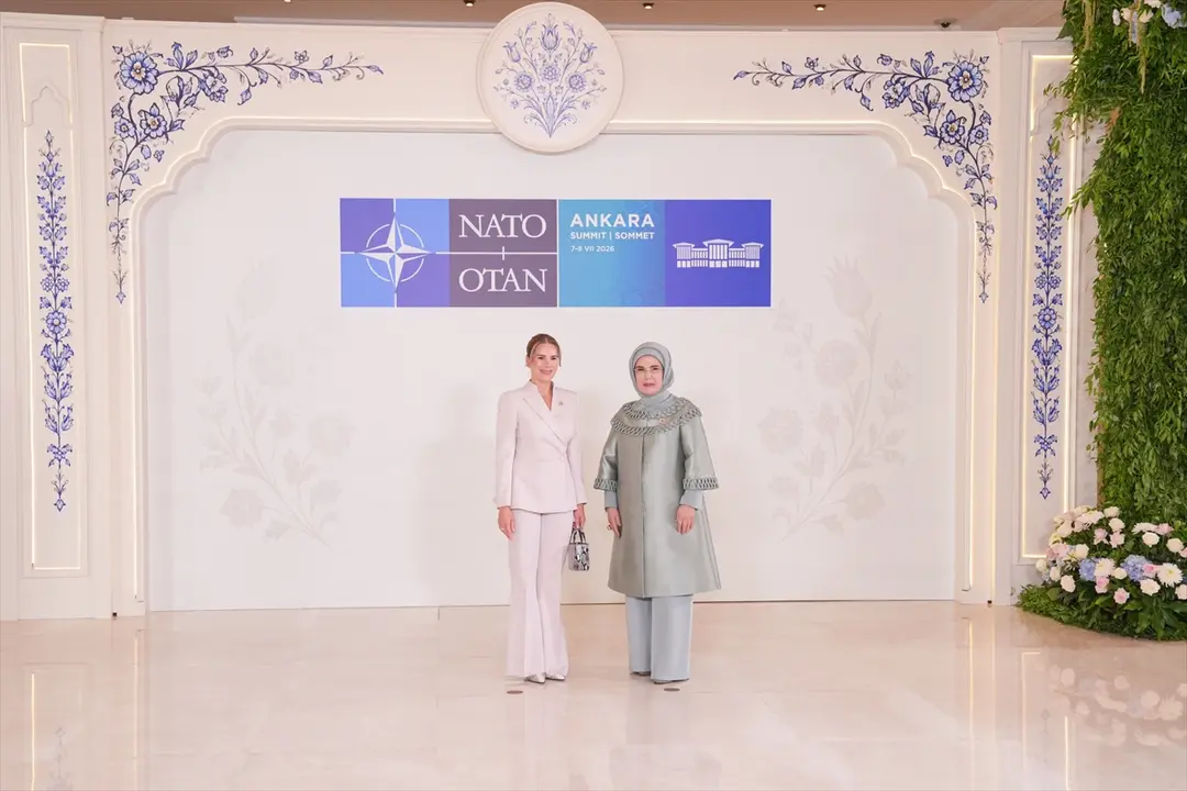 NATO ANKARA ZİRVESİ - Emine Erdoğan, NATO marjında lider eşleriyle Çankaya Köşkü'nde bir araya geldi:
