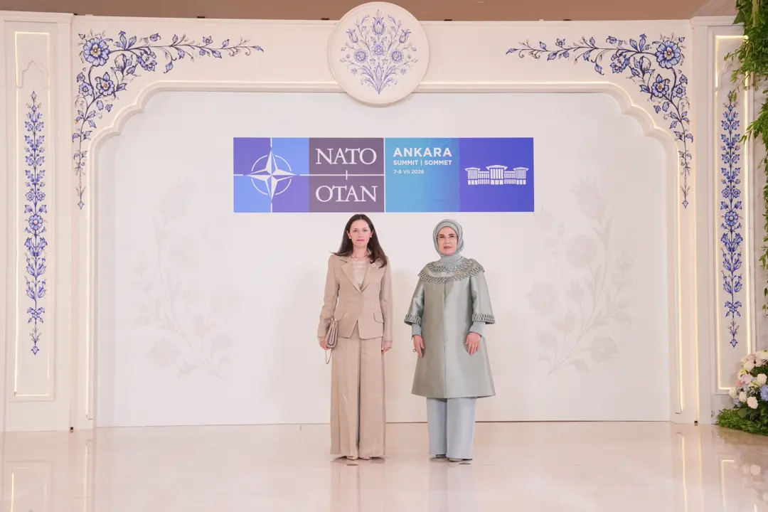 NATO ANKARA ZİRVESİ - Emine Erdoğan, NATO marjında lider eşleriyle Çankaya Köşkü'nde bir araya geldi:
