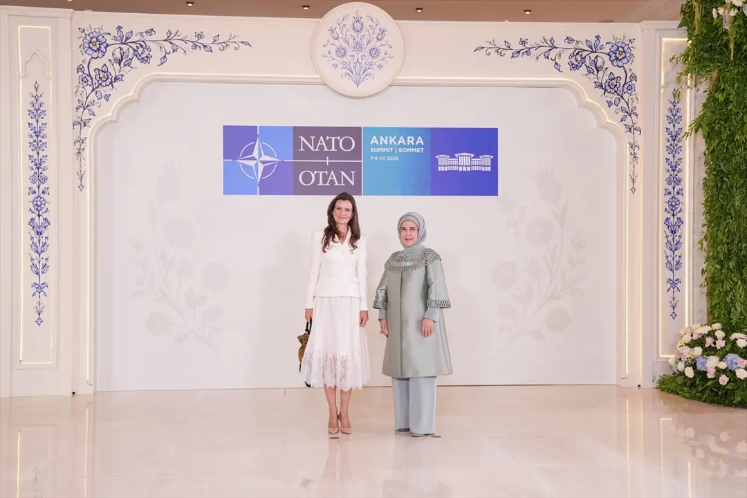 NATO ANKARA ZİRVESİ - Emine Erdoğan, NATO marjında lider eşleriyle Çankaya Köşkü'nde bir araya geldi: