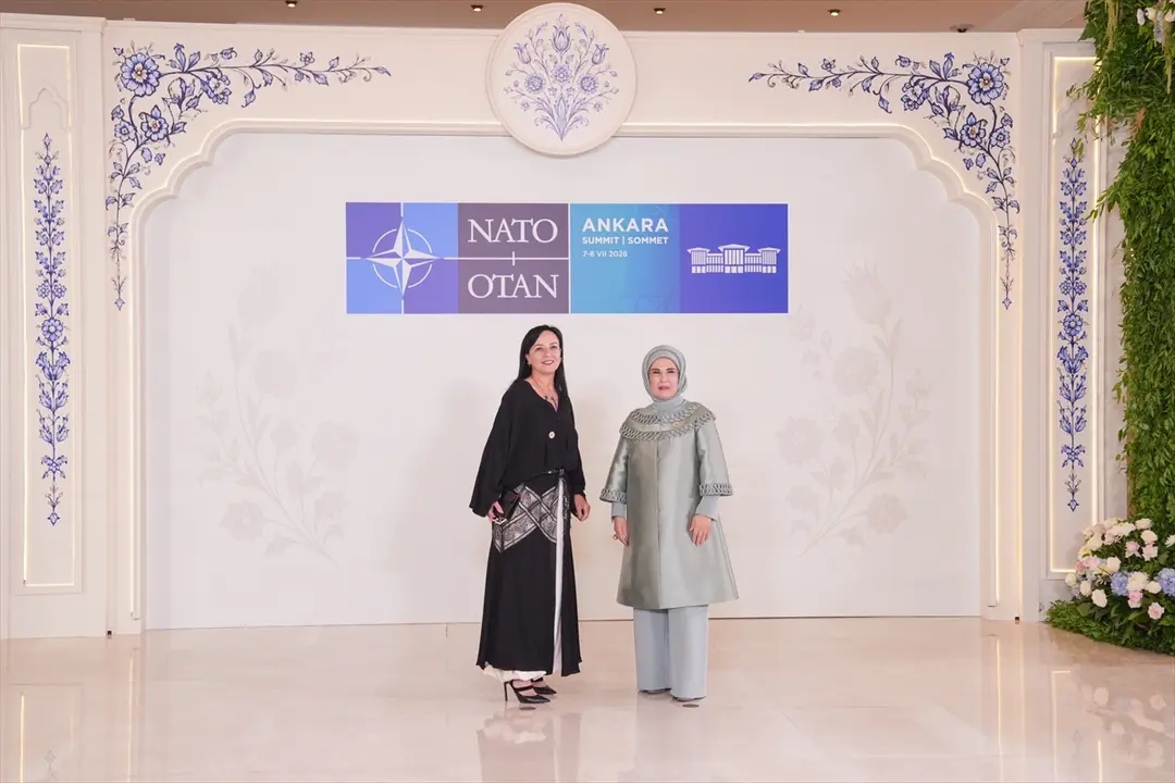 NATO ANKARA ZİRVESİ - Emine Erdoğan, NATO marjında lider eşleriyle Çankaya Köşkü'nde bir araya geldi: