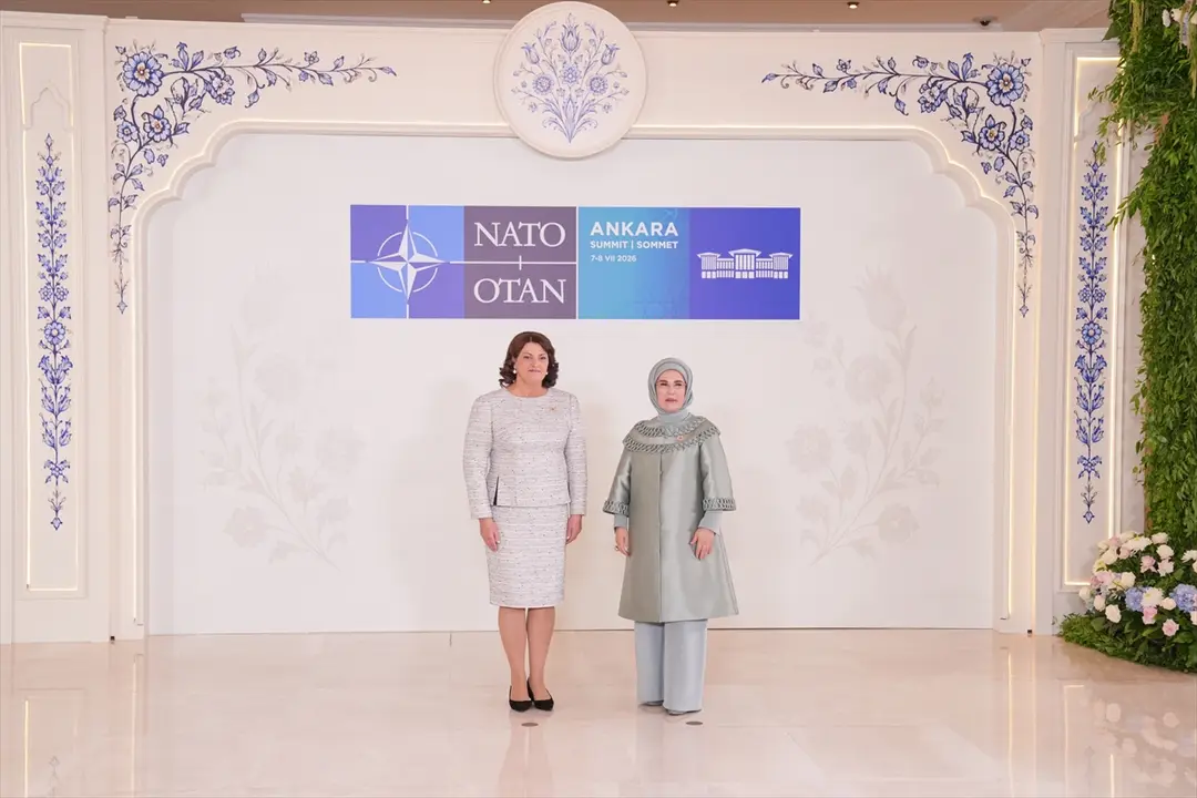 NATO ANKARA ZİRVESİ - Emine Erdoğan, NATO marjında lider eşleriyle Çankaya Köşkü'nde bir araya geldi: