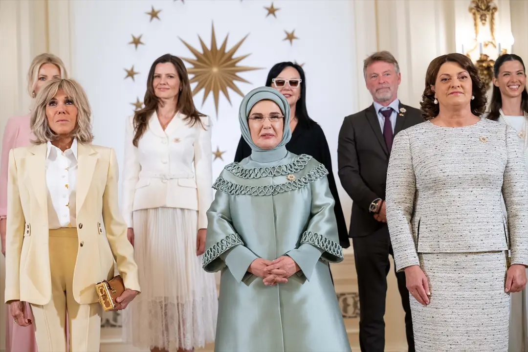 NATO ANKARA ZİRVESİ - Emine Erdoğan, NATO marjında lider eşleriyle Çankaya Köşkü'nde bir araya geldi: