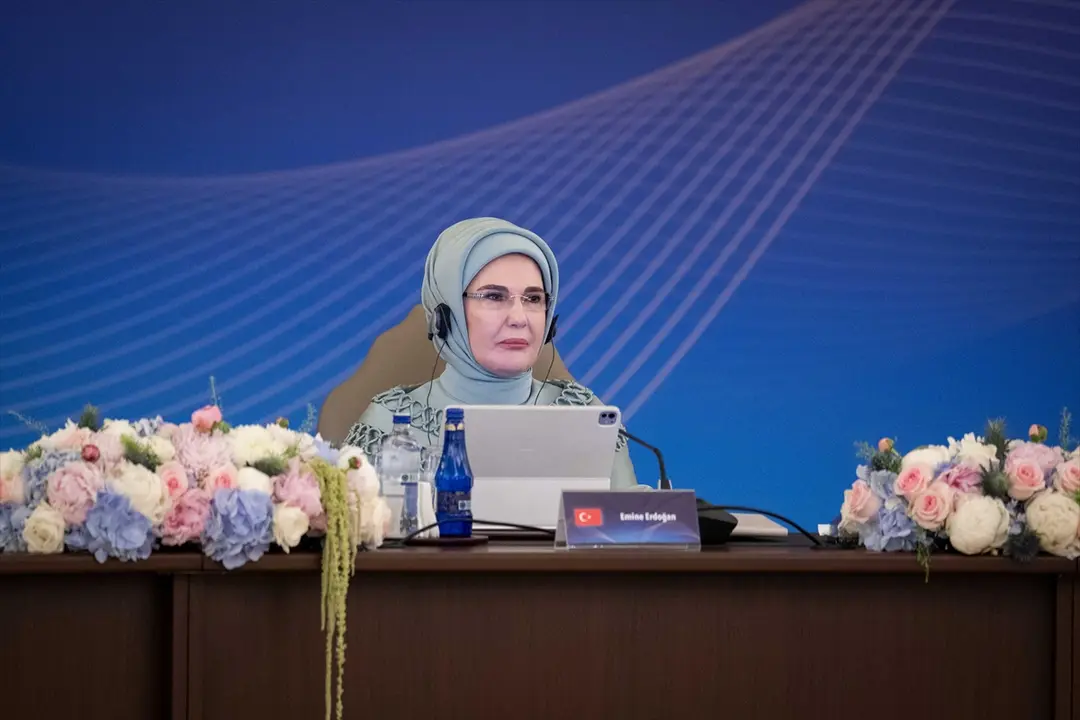 NATO ANKARA ZİRVESİ - Emine Erdoğan, NATO marjında lider eşleriyle Çankaya Köşkü'nde bir araya geldi: