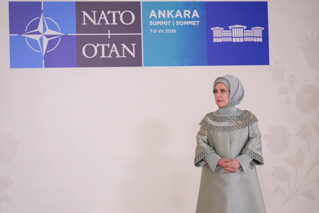 NATO ANKARA ZİRVESİ - Emine Erdoğan, NATO marjında lider eşleriyle Çankaya Köşkü'nde bir araya geldi: