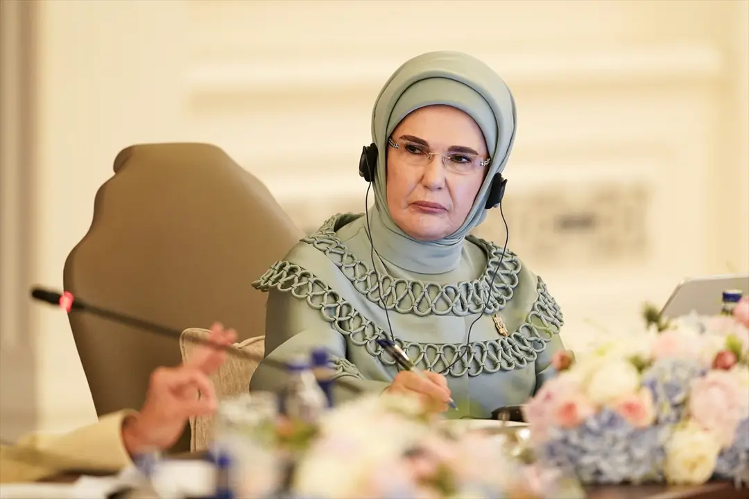NATO ANKARA ZİRVESİ - Emine Erdoğan, NATO marjında lider eşleriyle Çankaya Köşkü'nde bir araya geldi: