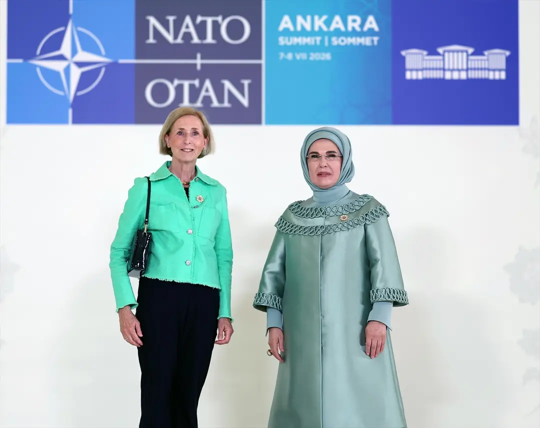 NATO ANKARA ZİRVESİ - Emine Erdoğan, NATO marjında lider eşleriyle Çankaya Köşkü'nde bir araya geldi: