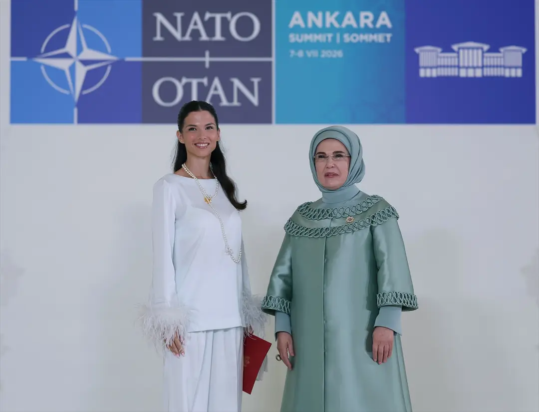 NATO ANKARA ZİRVESİ - Emine Erdoğan, NATO marjında lider eşleriyle Çankaya Köşkü'nde bir araya geldi: