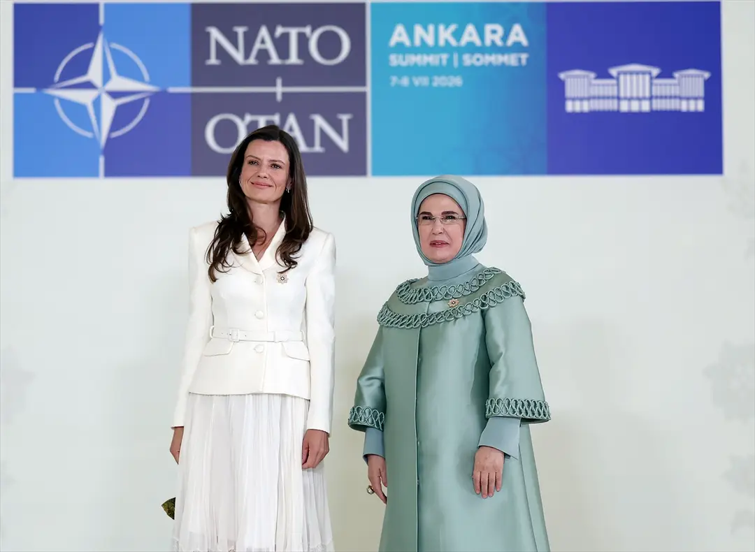 NATO ANKARA ZİRVESİ - Emine Erdoğan, NATO marjında lider eşleriyle Çankaya Köşkü'nde bir araya geldi: