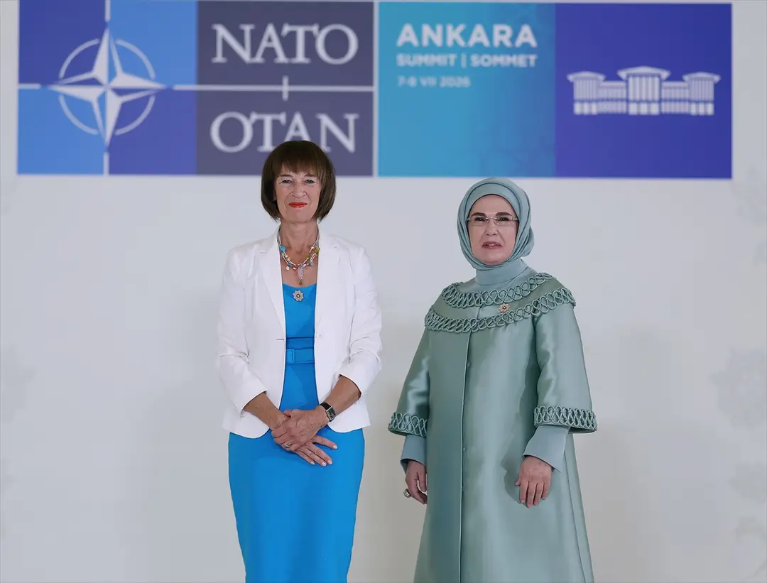 NATO ANKARA ZİRVESİ - Emine Erdoğan, NATO marjında lider eşleriyle Çankaya Köşkü'nde bir araya geldi: