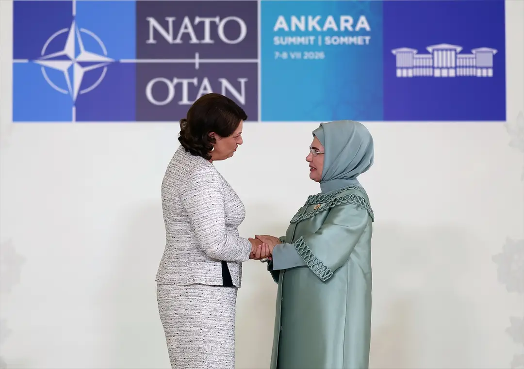 NATO ANKARA ZİRVESİ - Emine Erdoğan, NATO marjında lider eşleriyle Çankaya Köşkü'nde bir araya geldi: