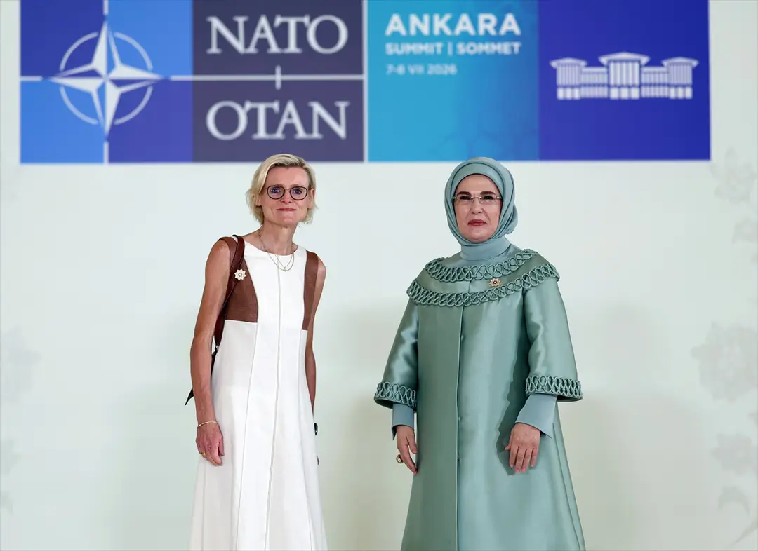 NATO ANKARA ZİRVESİ - Emine Erdoğan, NATO marjında lider eşleriyle Çankaya Köşkü'nde bir araya geldi: