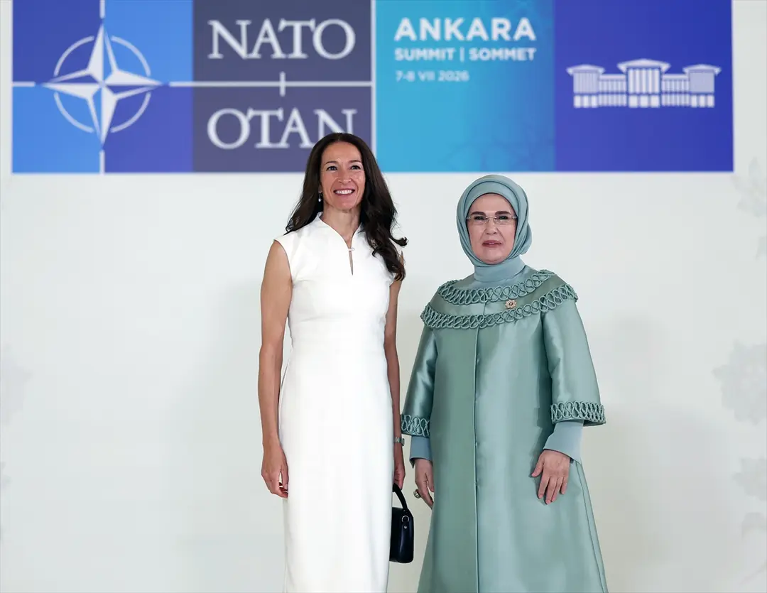 NATO ANKARA ZİRVESİ - Emine Erdoğan, NATO marjında lider eşleriyle Çankaya Köşkü'nde bir araya geldi: