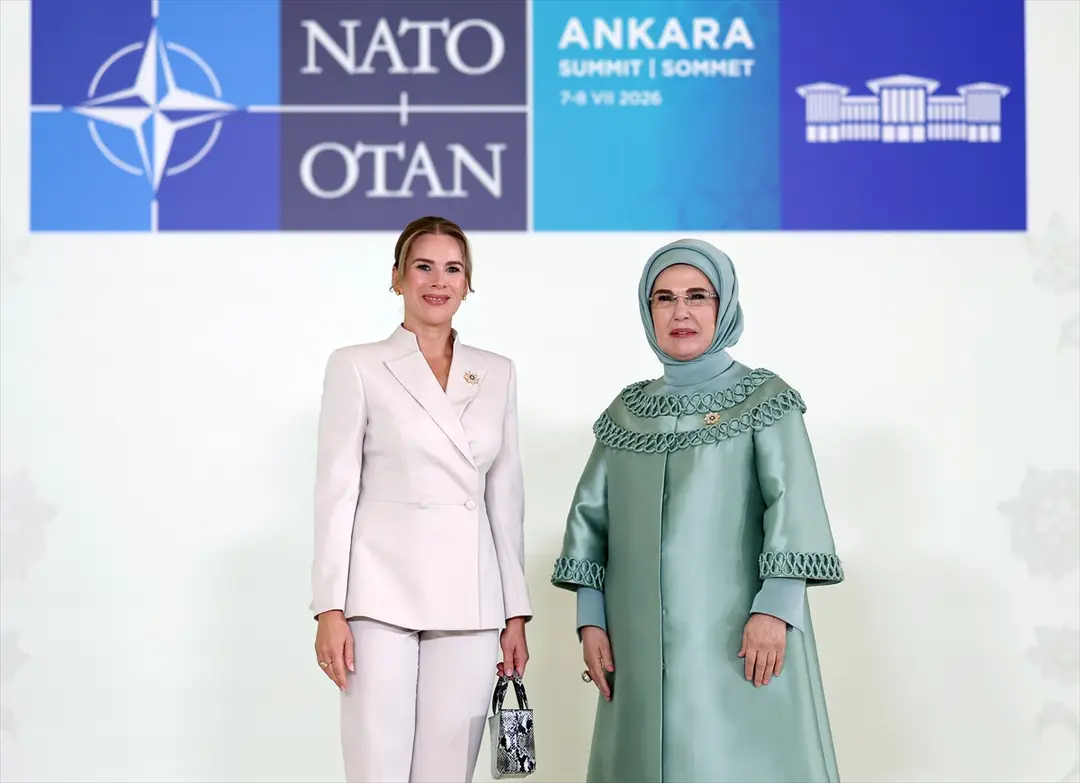 NATO ANKARA ZİRVESİ - Emine Erdoğan, NATO marjında lider eşleriyle Çankaya Köşkü'nde bir araya geldi: