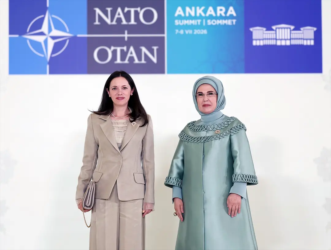 NATO ANKARA ZİRVESİ - Emine Erdoğan, NATO marjında lider eşleriyle Çankaya Köşkü'nde bir araya geldi: