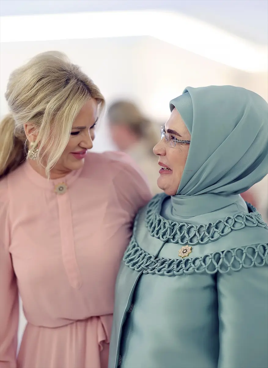 NATO ANKARA ZİRVESİ - Emine Erdoğan, NATO marjında lider eşleriyle Çankaya Köşkü'nde bir araya geldi: