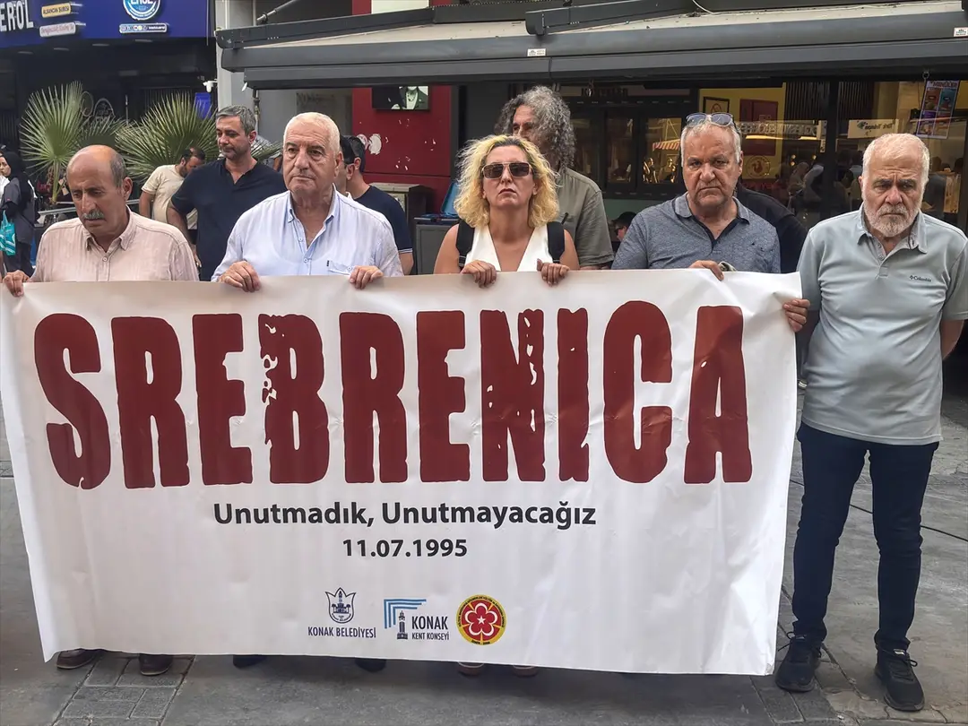 Srebrenitsa Soykırımı'nda hayatını kaybedenler anıldı