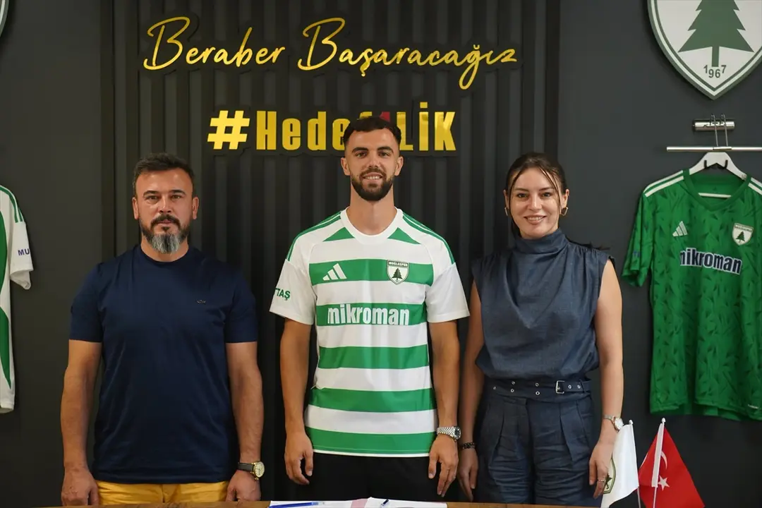 Muğlaspor: Jurgen Çelhaka transferi tamamlandı