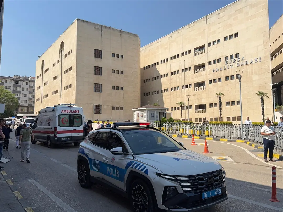 Bursa Adliyesi'nde kavga: 5 gözaltı