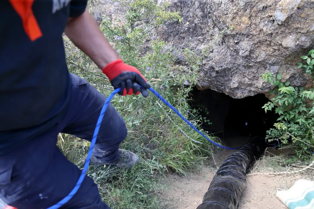 Çorum'da mağara kurtarma çalışmalarına ara verildi