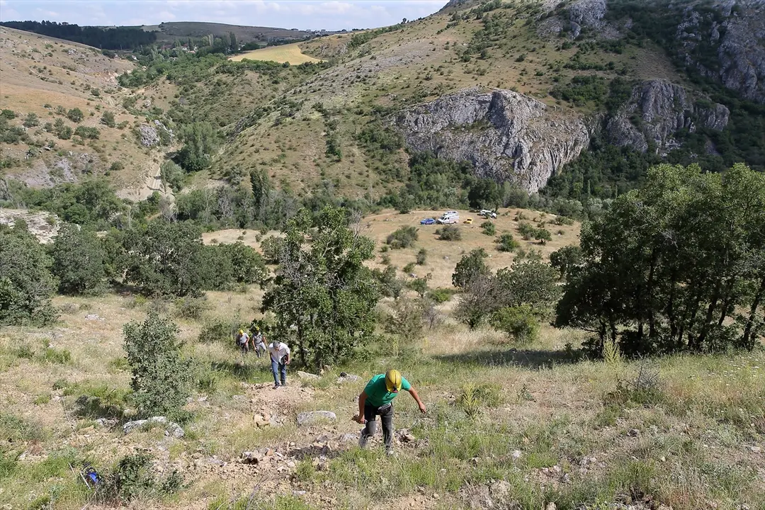 Çorum'da mağara kurtarma çalışmalarına ara verildi