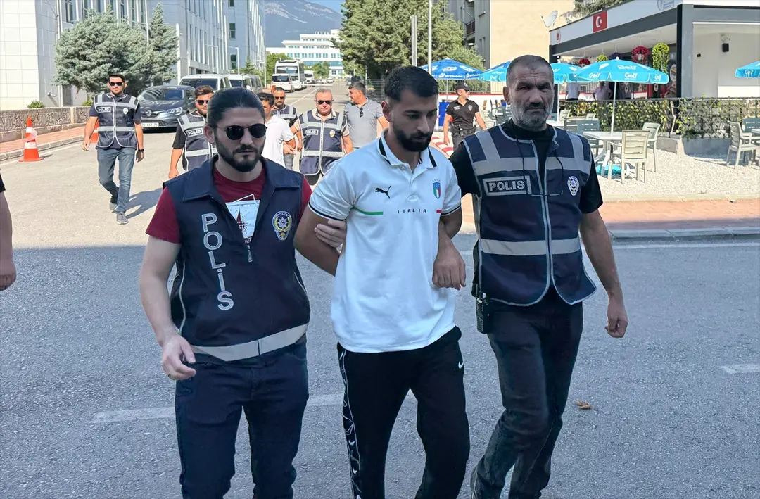 GÜNCELEME - Denizli'de restorana düzenlenen silahlı saldırıya ilişkin 4 şüpheli tutuklandı