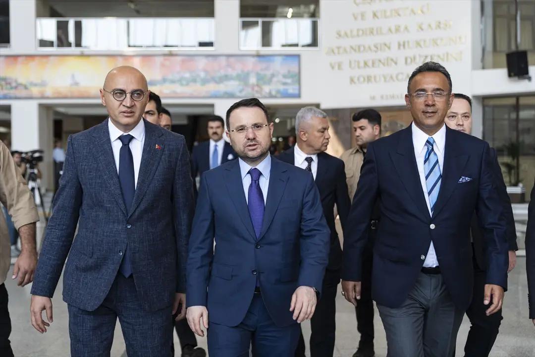 Bakan Gürlek: Bakırköy Adliyesi'ni ziyaret etti