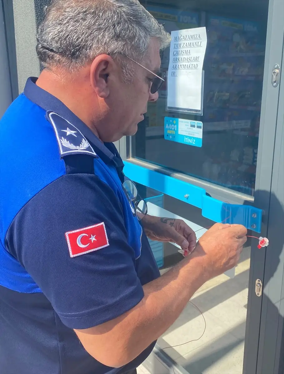 Market: Tarihi geçmiş gıda satarken mühürlendi