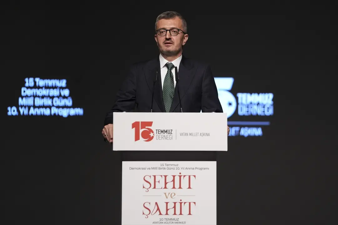 Duran: 15 Temmuz, darbeler silsilesini mezara gömdü
