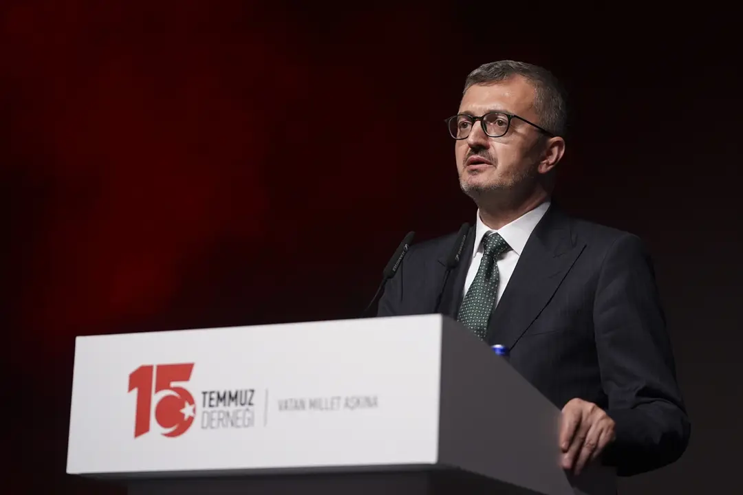 Duran: 15 Temmuz, darbeler silsilesini mezara gömdü
