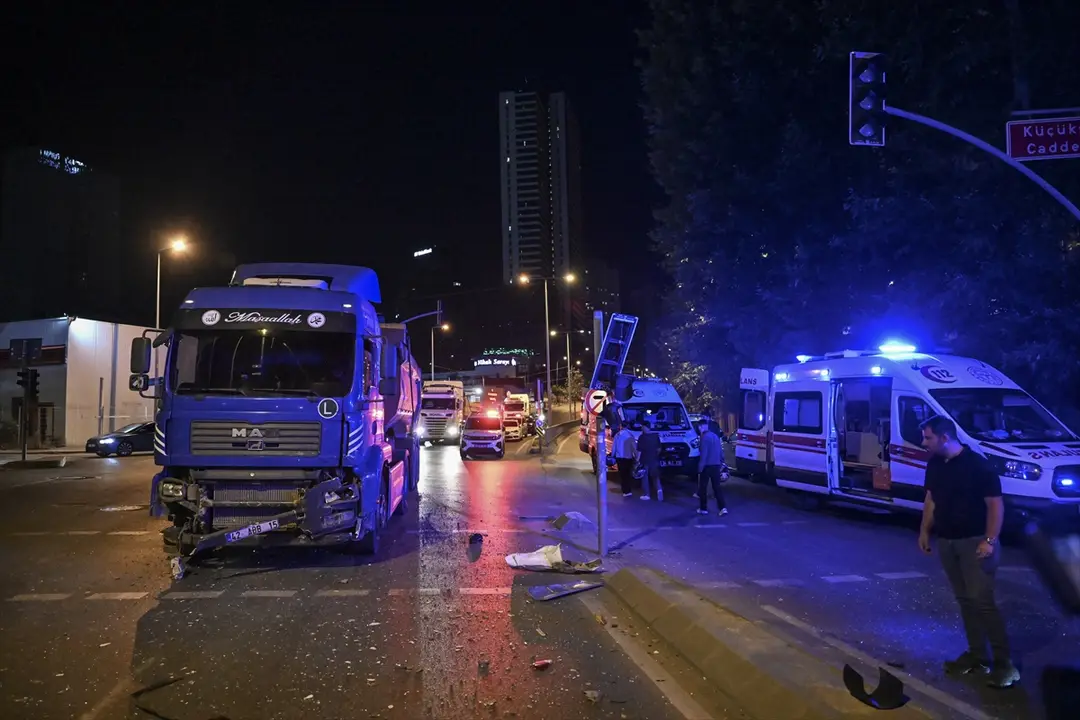 Ümraniye'de kaza: 1'i ağır, 4 yaralı