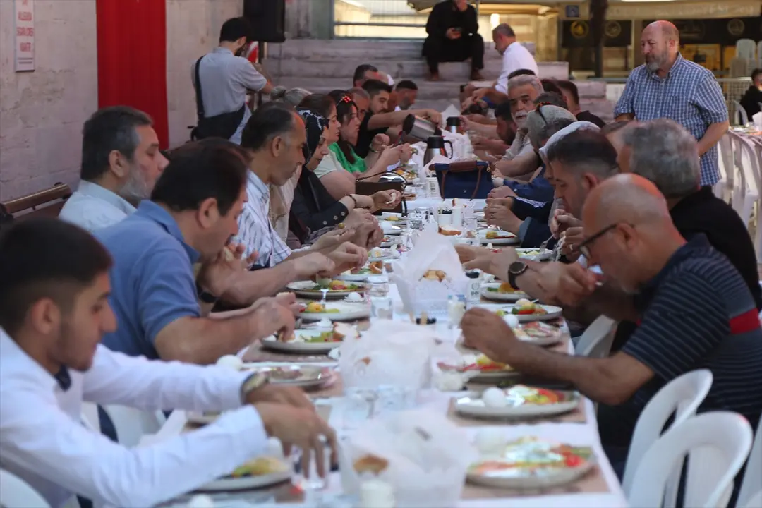 15 Temmuz gazileri ve şehit yakınları Üsküdar'da anıldı