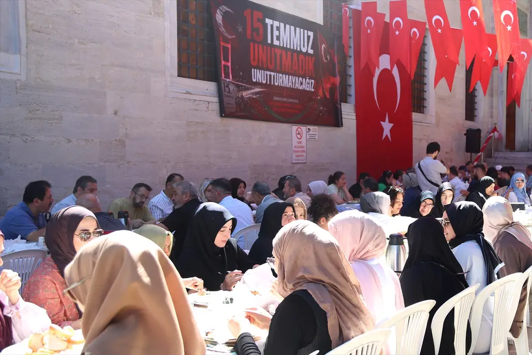 15 Temmuz gazileri ve şehit yakınları Üsküdar'da anıldı