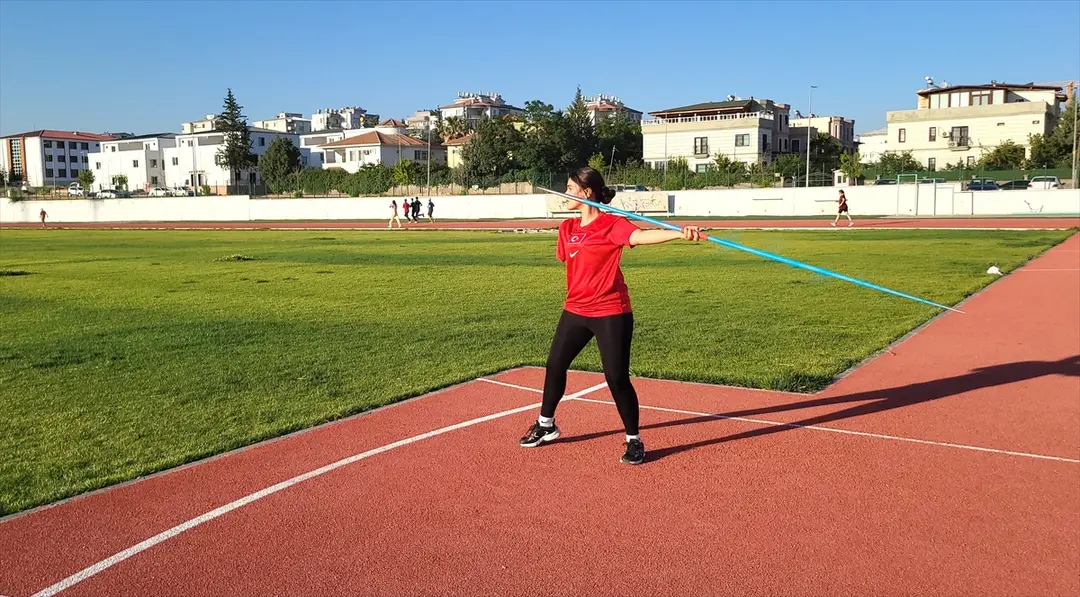 Depremzede Meryem'in hedefi olimpiyatlar