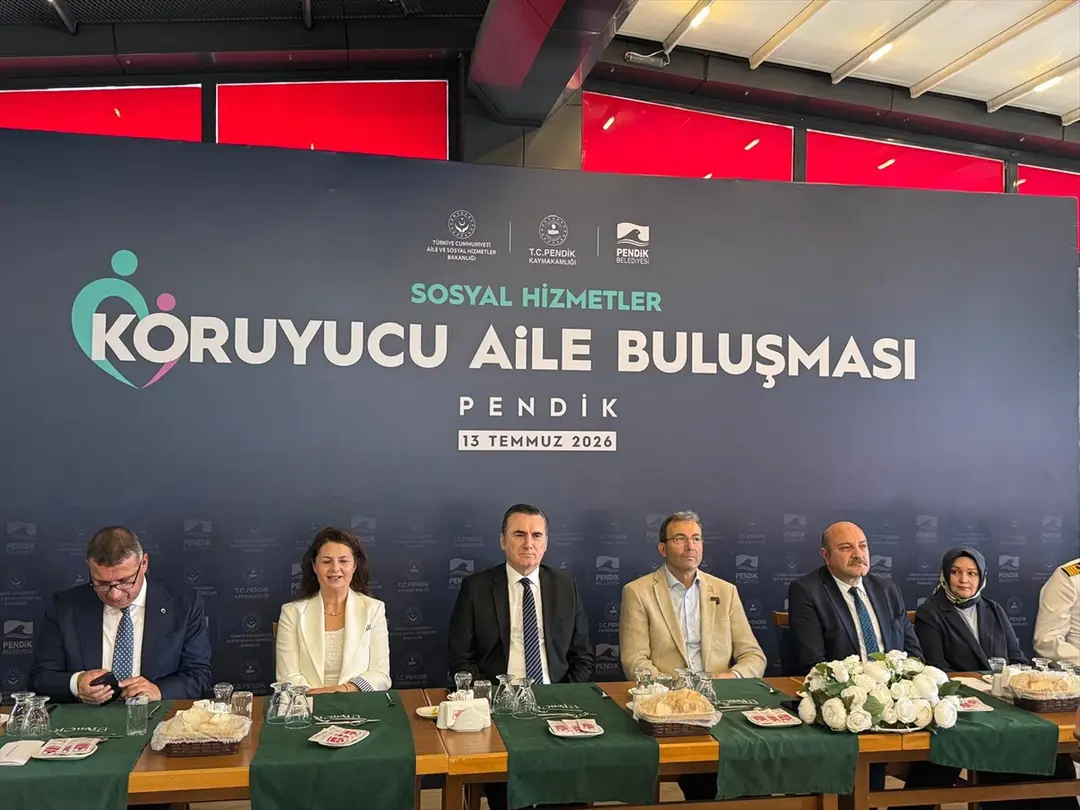 Koruyucu aileler Pendik'te yemekte buluştu