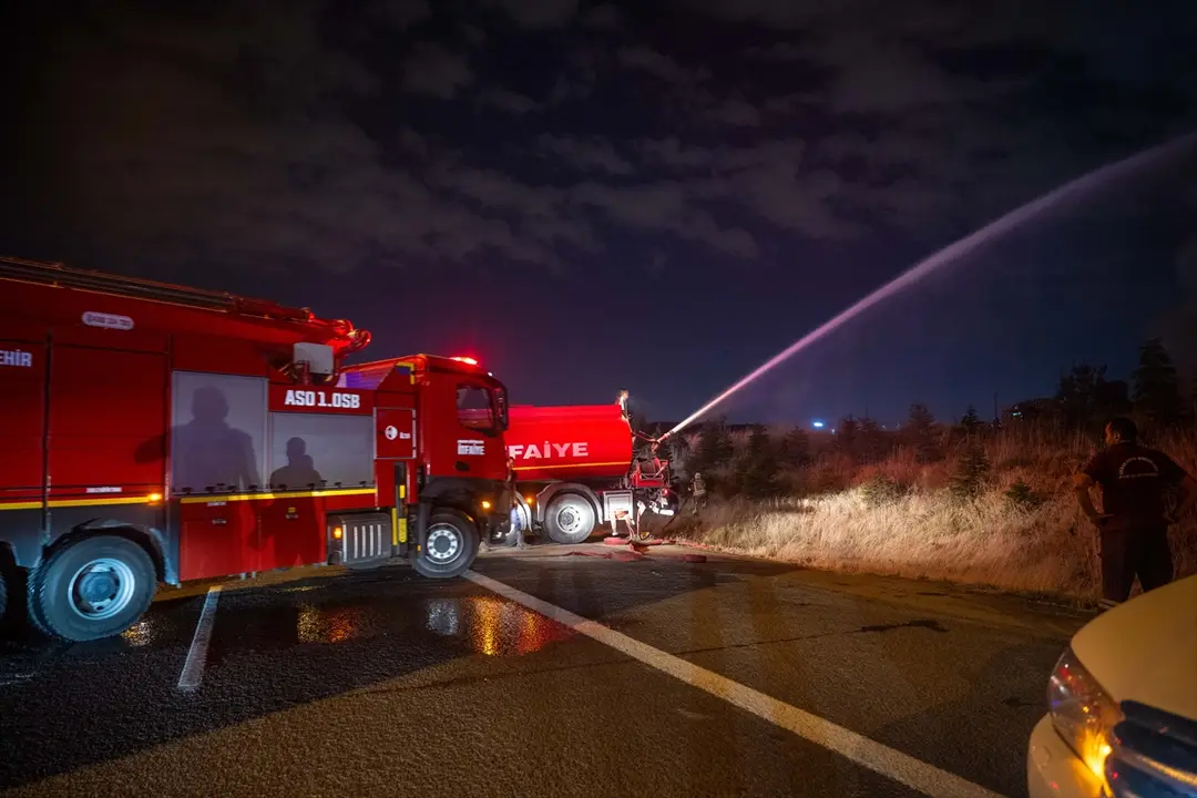 Ankara'da palet yangınına itfaiye müdahalesi