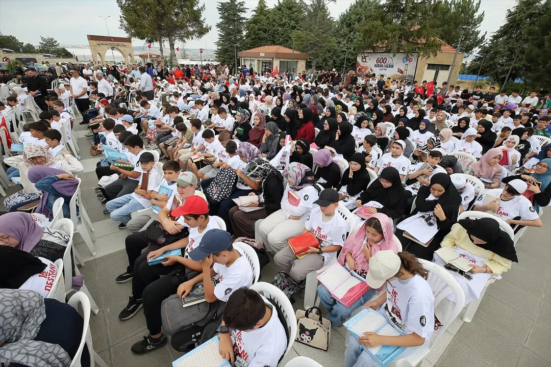 Çorum'da 600 çocukla Kur'an hatmetti
