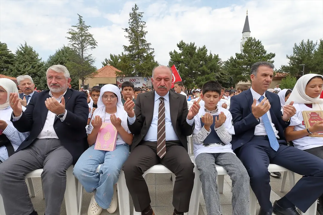 Çorum'da 600 çocukla Kur'an hatmetti