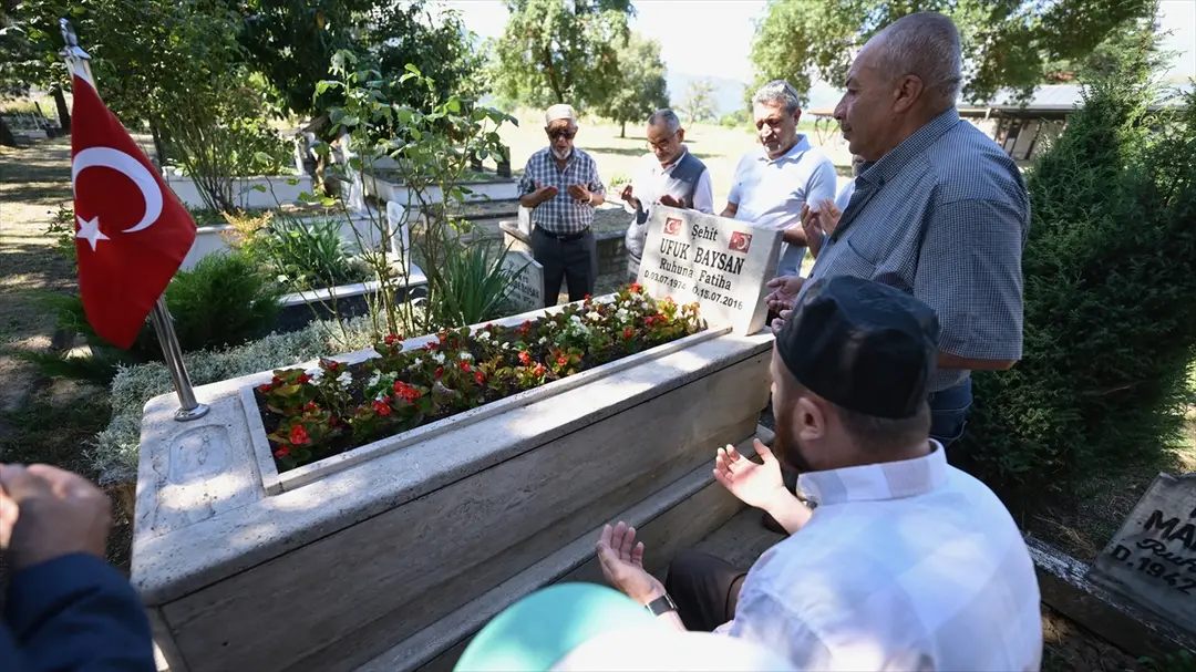 Huzurevi sakinleri şehit Baysan'a hatim hediye etti