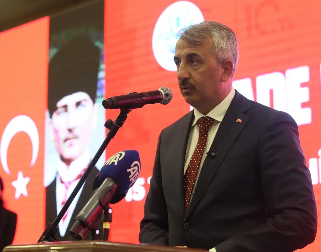 Vali Sezer: Milletimiz imanıyla direndi