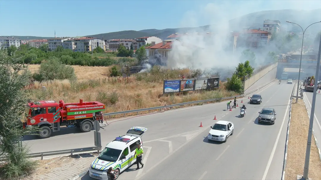 Kütahya'da otluk alanda yangın söndürüldü