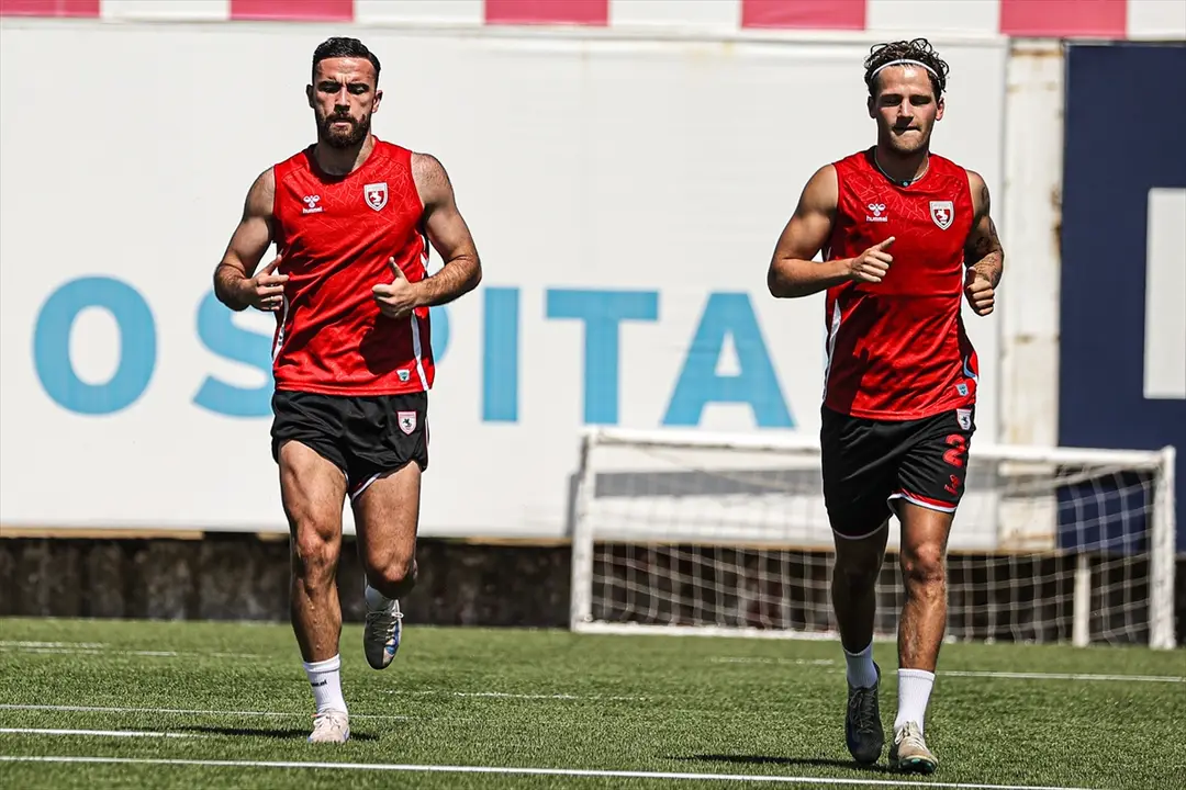 Samsunsporlu futbolcular koşu testinden geçti