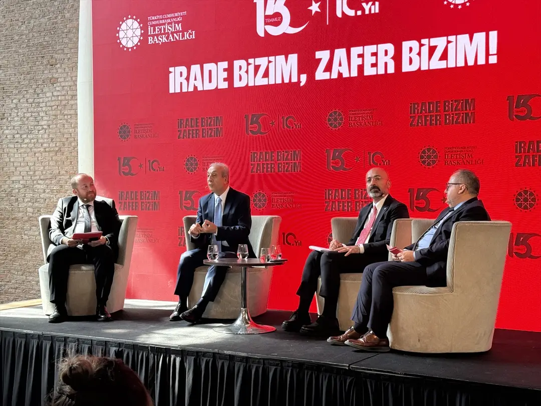 Amsterdam'da 15 Temmuz paneli yapıldı