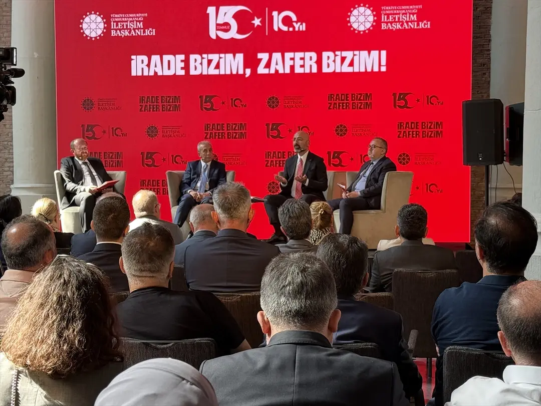 Amsterdam'da 15 Temmuz paneli yapıldı
