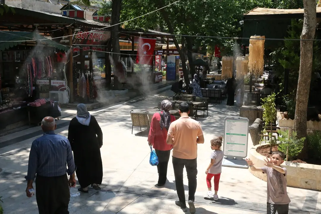 Şanlıurfa: Sıcak hava yaşamı olumsuz etkiliyor