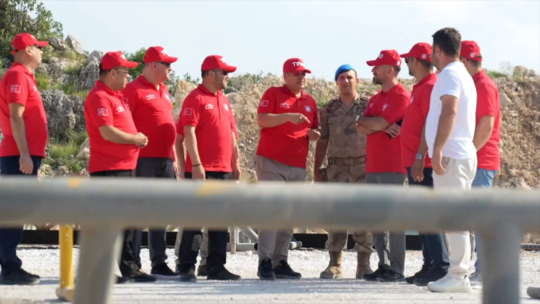 15 Temmuz Gazileri Gabar'da Petrol Sahalarını Ziyaret Etti