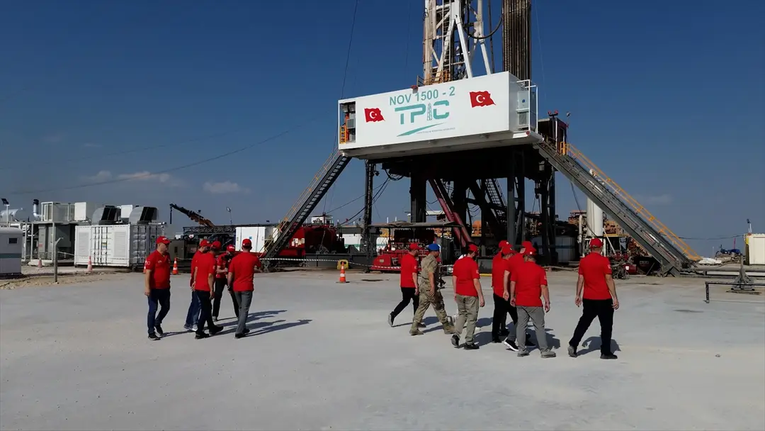15 Temmuz Gazileri Gabar'da Petrol Sahalarını Ziyaret Etti